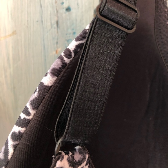 Soma smooth soft cup underwire black, white, gray animal print bra, Size 38D - Picture 3 of 8